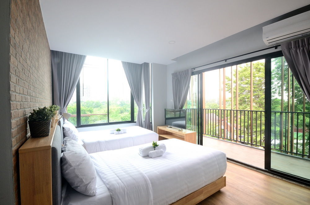 Nest By Sangob Hotell Bangkok Exteriör bild